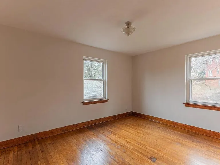 537 Long Ave — Photo 14
