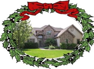 W245N2749 Single Tree Dr, Pewaukee, WI 53072