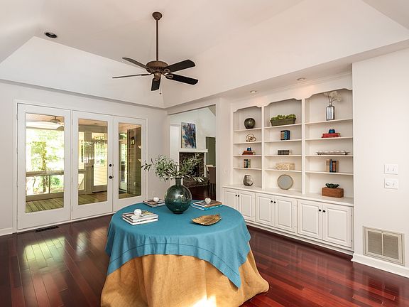 4th image of 1061 Penfield Way