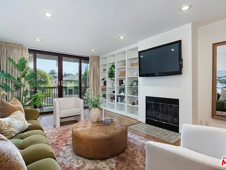 1351 N Crescent Heights Blvd #207 — Photo 3