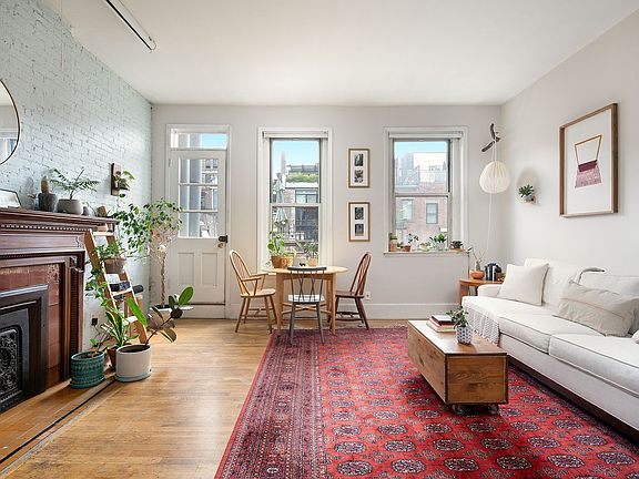 3rd image of 58 W 85th St APT 3