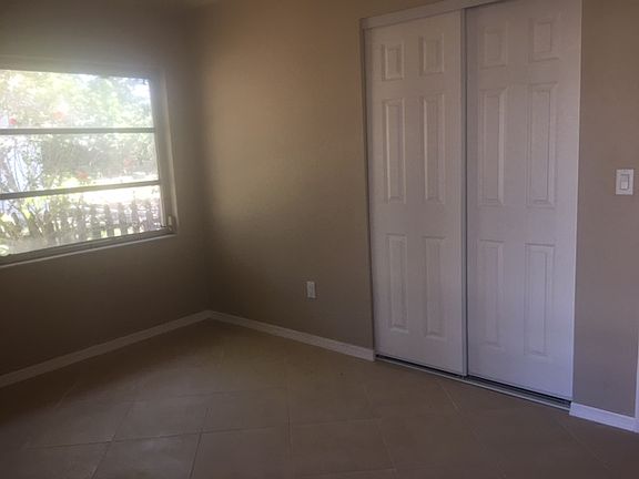 5th image of 1281 Armsdale Ave