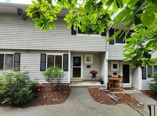 16 Beals Cove Rd APT D, Hingham, MA 02043
