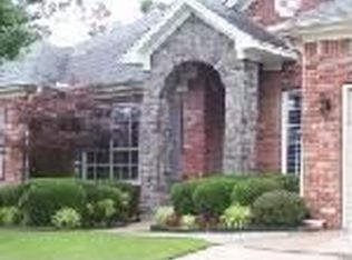 14 Chicot Dr, Maumelle, AR 72113