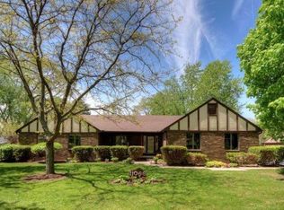 11066 Peary Dr, Whitmore Lake, MI 48189