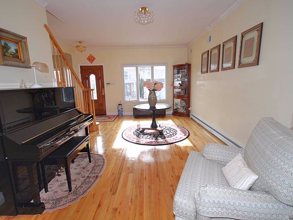 4th image of 80 Greenway Dr