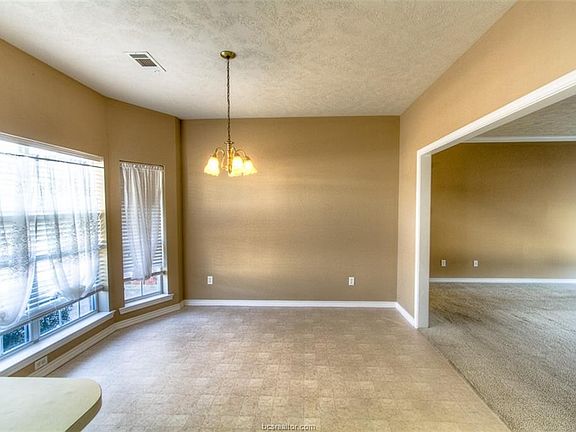 5th image of 1207 Danville Ln