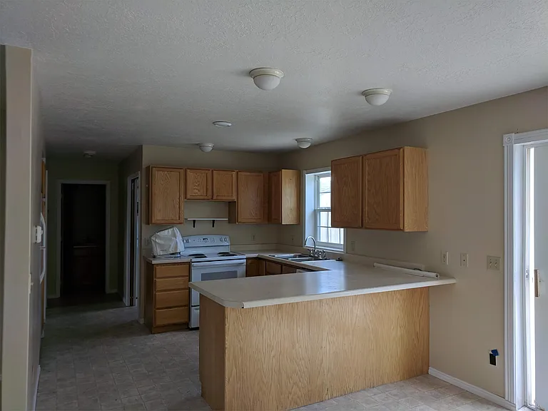 439B Country Club Ln — Photo 5