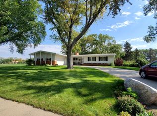 1422 N 4th St, Aberdeen, SD 57401