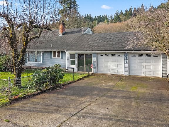 3rd image of 10502 Crescent Valley Drive NW