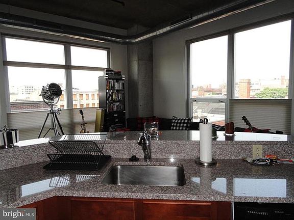 3rd image of 113 N Bread St #E35