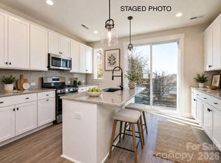912 Callahan St #EQX1665, Charlotte, NC 28206