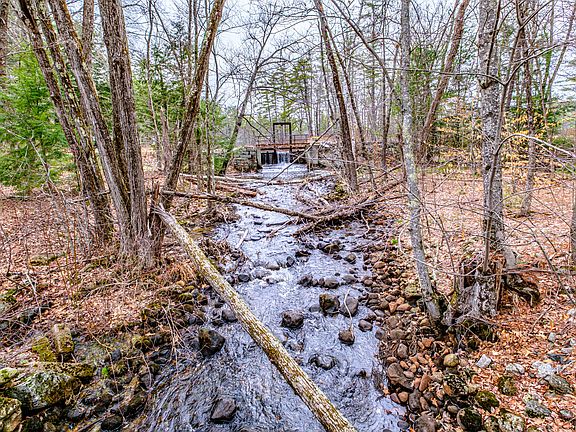 4th image of 515 Bickford Pond Road