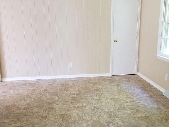 5th image of 428 Haynesworth Dr