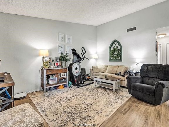 2nd image of 712 San Mario Ct APT B