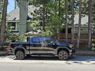 615 Pioneer Rd, Lake Arrowhead, CA 92352