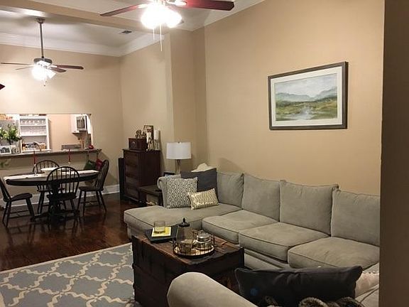 3rd image of 820 Louisiana Ave