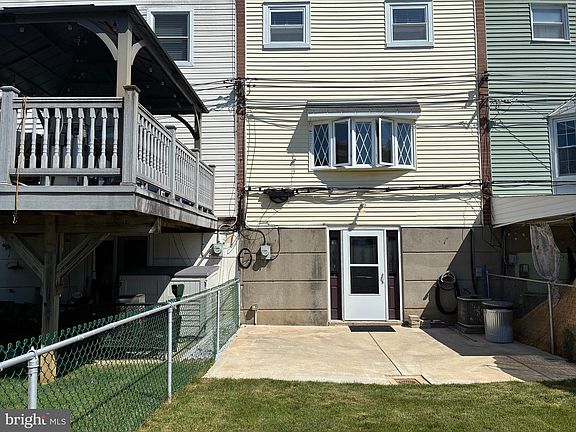 3rd image of 3551 Wessex Ln