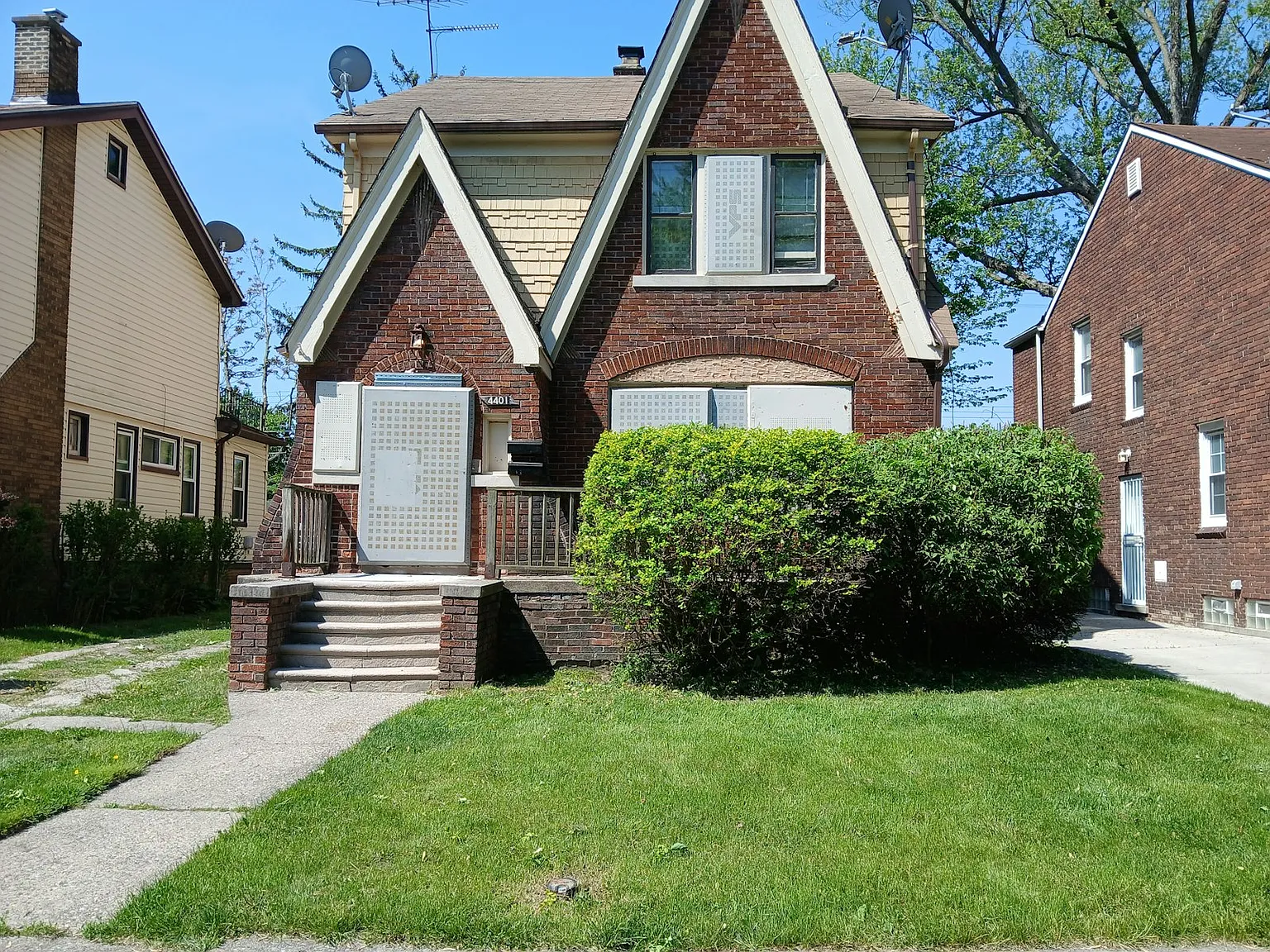 4401 Buckingham, Unit 1 — Photo 1