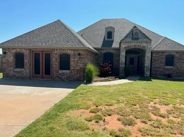 136 NE Coyote Dr, Fletcher, OK 73541