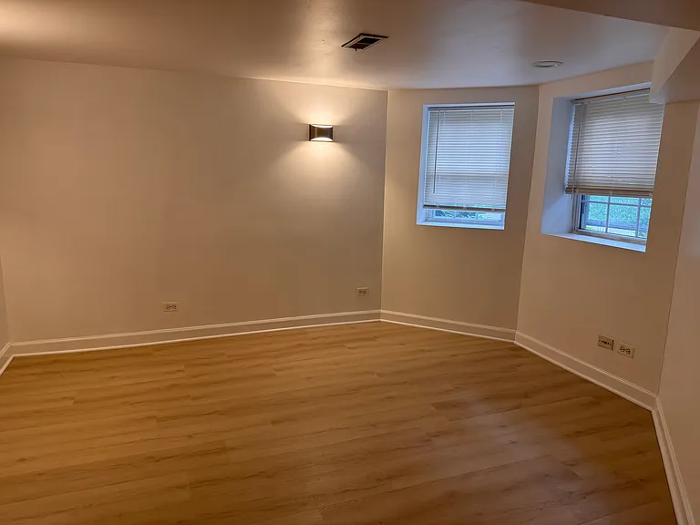 3757 N Hermitage Ave #1 — Photo 10