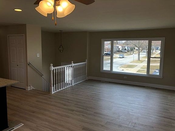4th image of 15415 Warwick Dr