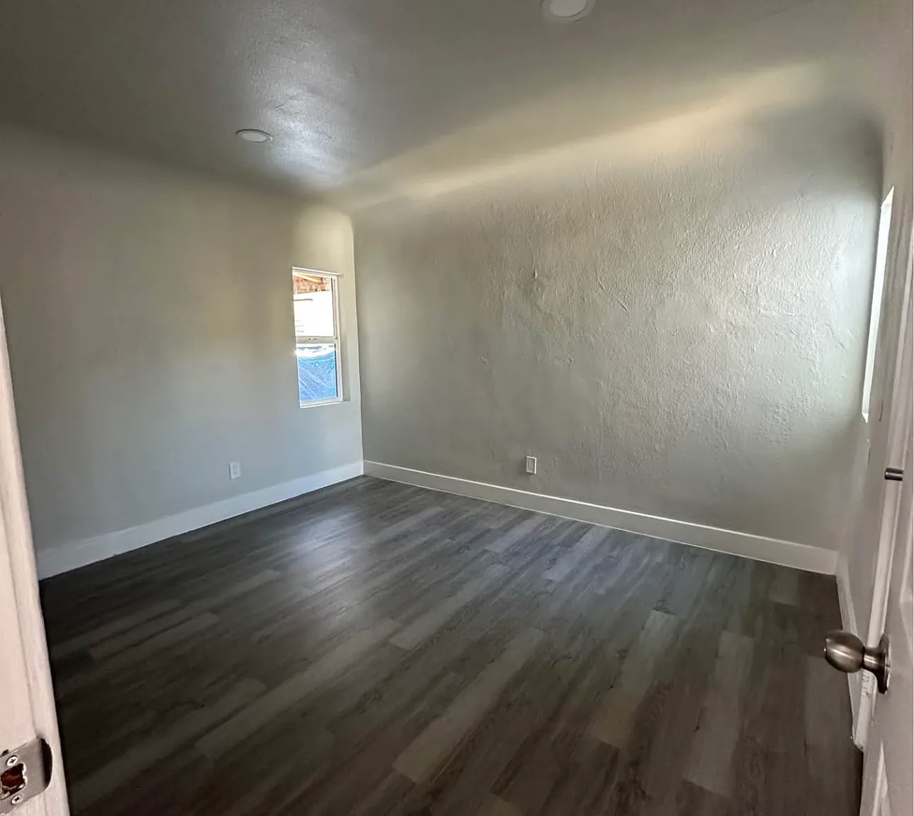 3 bed, 1100 sqft, $3,200 — Photo 4