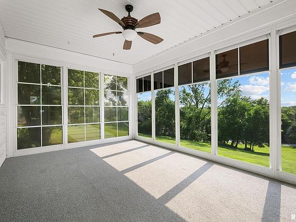 5th image of 1131 Lakeview Dr