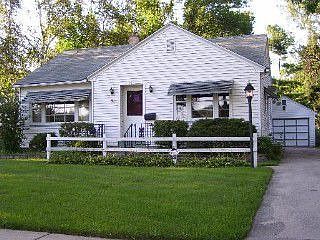 1st image of 811 Lakewood Pl