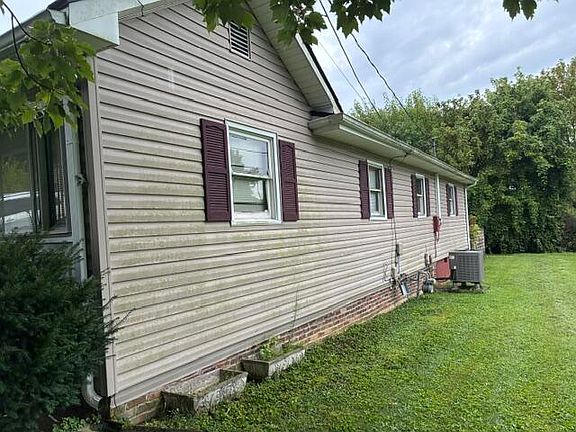 3rd image of 24 Spring St