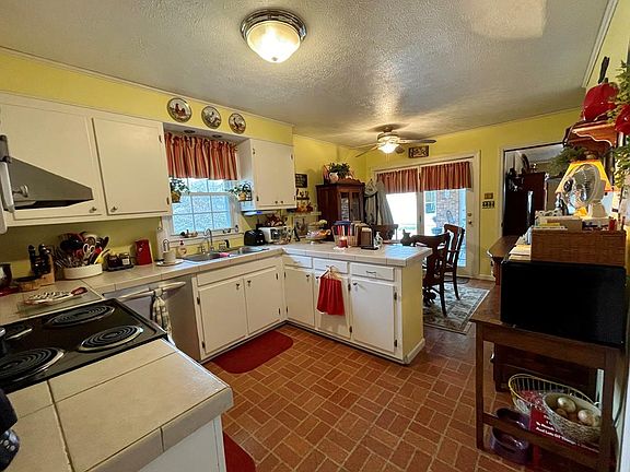 5th image of 2824 Blairmont Dr