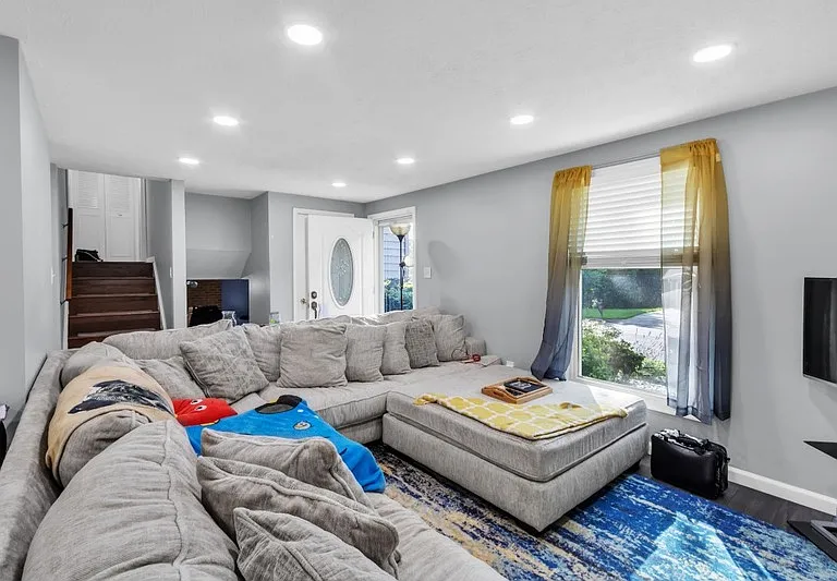 15337 Edgehill Dr — Photo 6