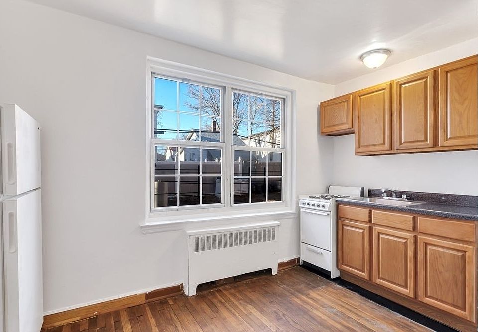 2nd image of 13616 222nd St APT 5A