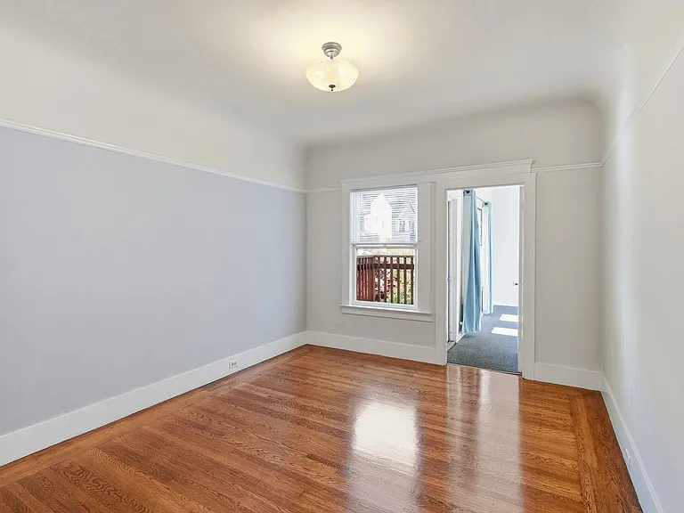 380 29th St #2 — Photo 35