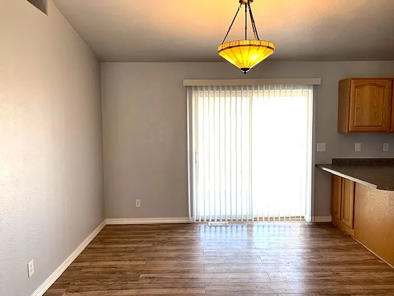 217 Blakeland Dr — Photo 4