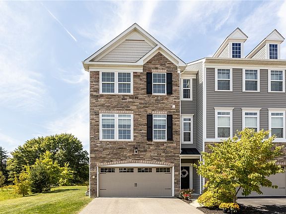3rd image of 231 Eagle Dr