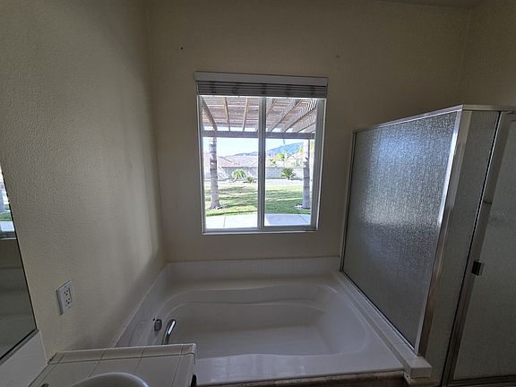 5th image of 6860 N Melvin Ave