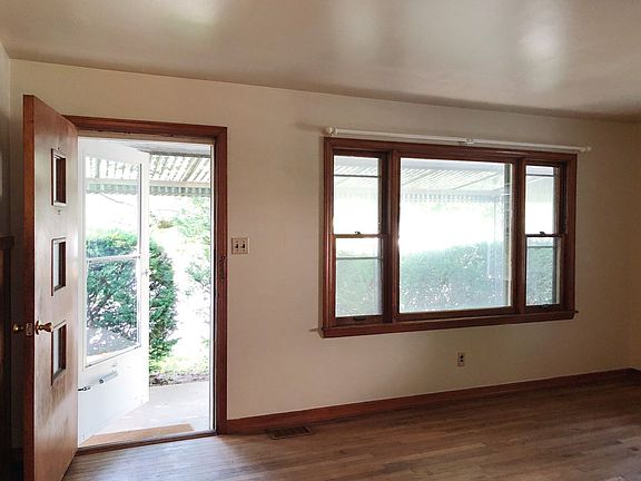 3rd image of 417 E Hillside Dr #77