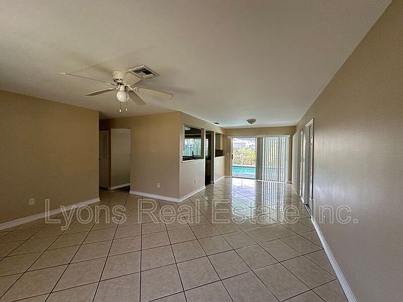 3rd image of 1394 White Cedar Ln