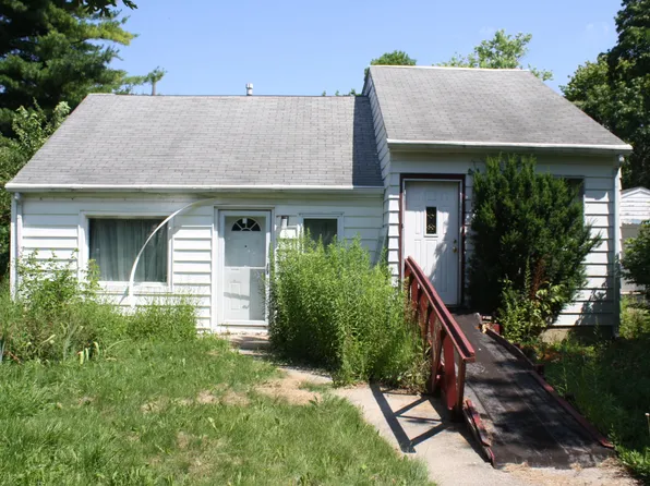 1349 Marlborough Dr, Ann Arbor, MI 48104