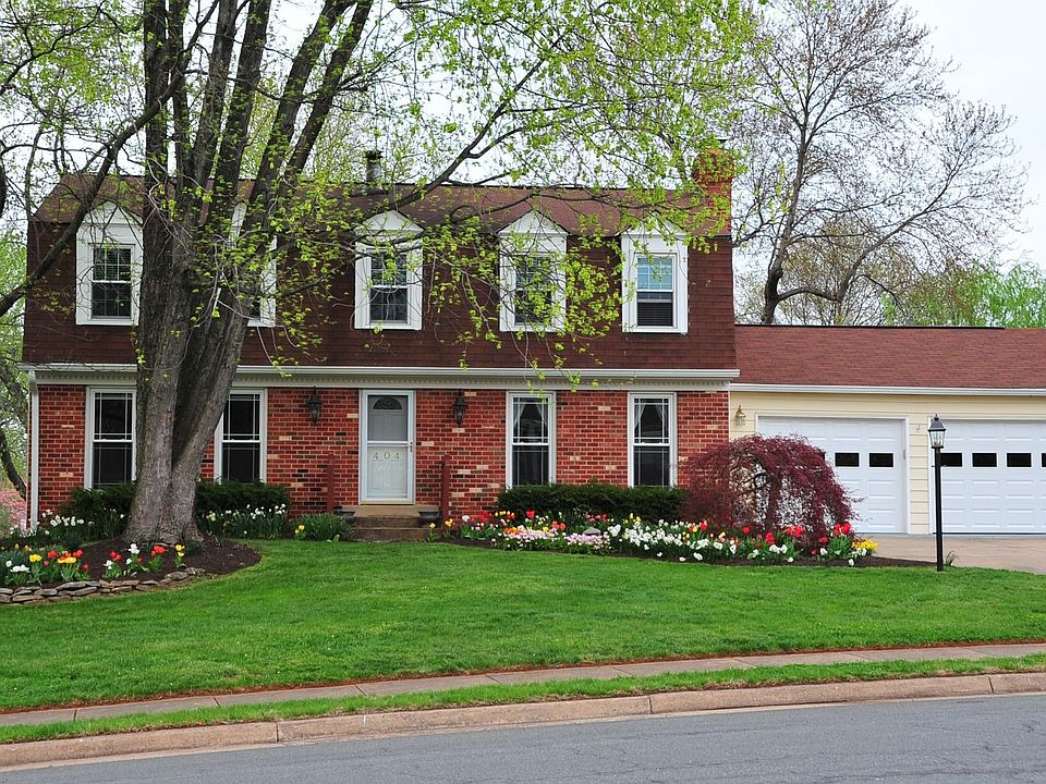 2nd image of 404 Country Club Dr SW
