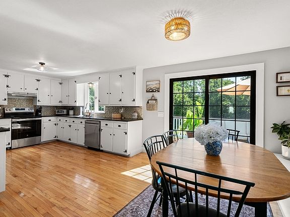 3rd image of 23 Inland Rd