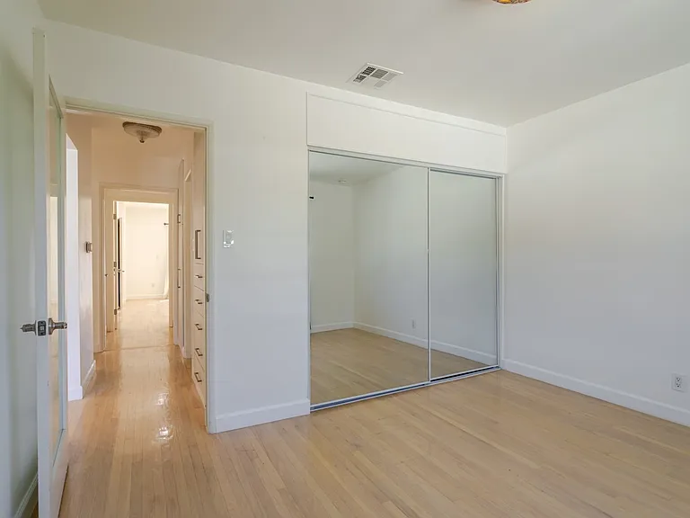3960 Mayfield Ave — Photo 16