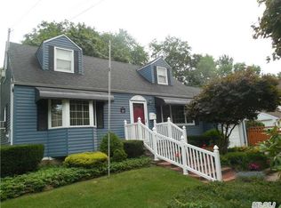 99 Indian Head Rd, Kings Park, NY 11754