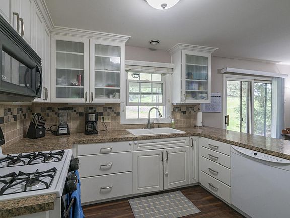 5th image of 3118 Windover Dr NE