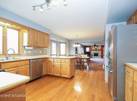 4th image of 19830 Kensington Dr