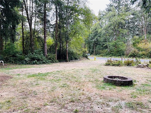 4th image of 860 Discovery Ave SE