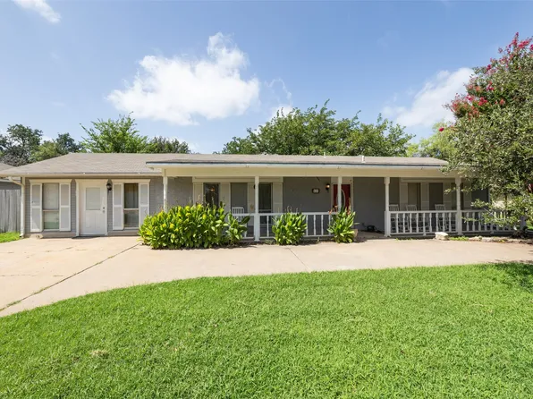 512 Grandview Dr, Granbury, TX 76049
