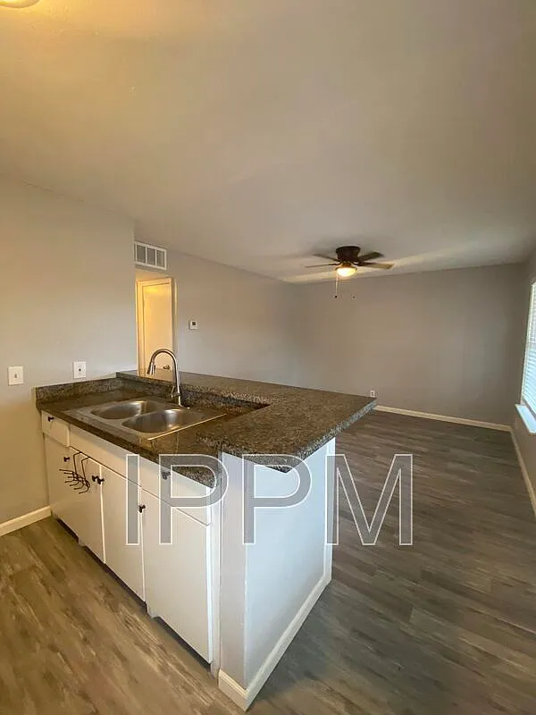 2 bed, 1.0 bath, 800 sqft, $725 — Photo 4