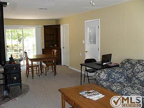 4th image of 840 Avenue A